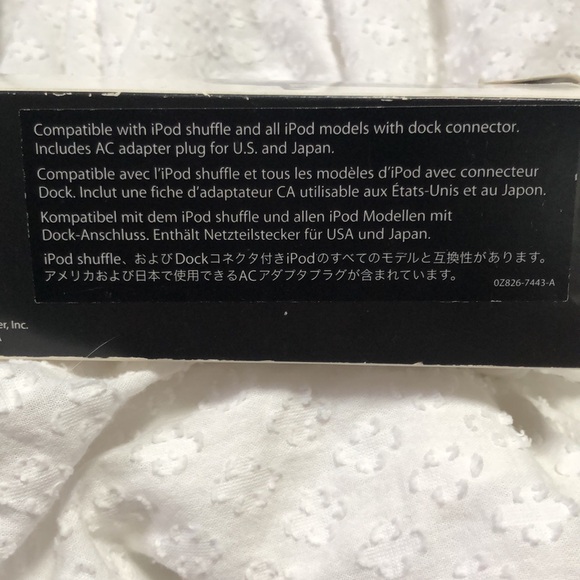 Apple iPod USB Power Adapter 2005 - Picture 5 of 13
